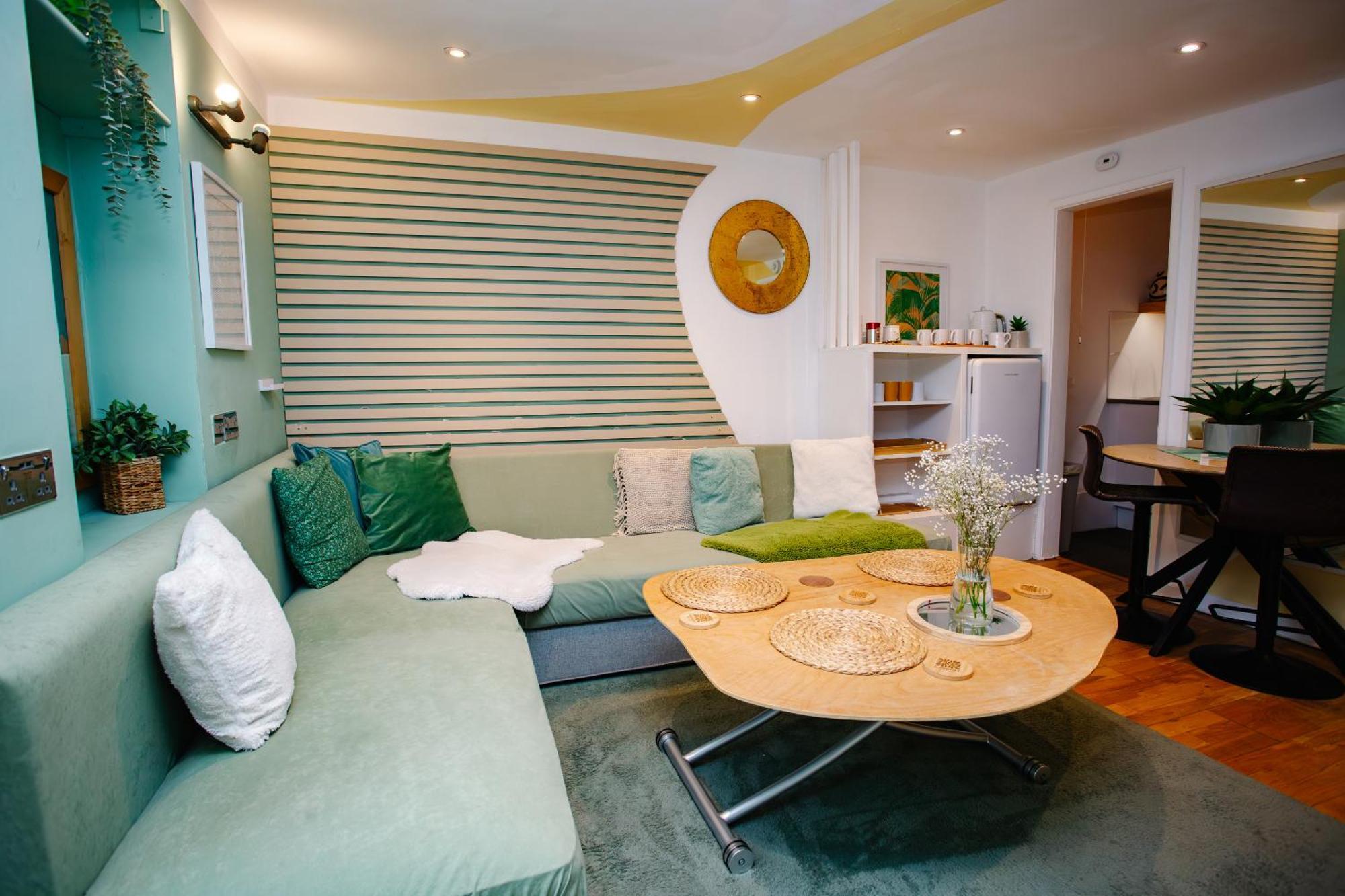 Town Centre Apartment With Hot Tub Cheltenham Exterior photo