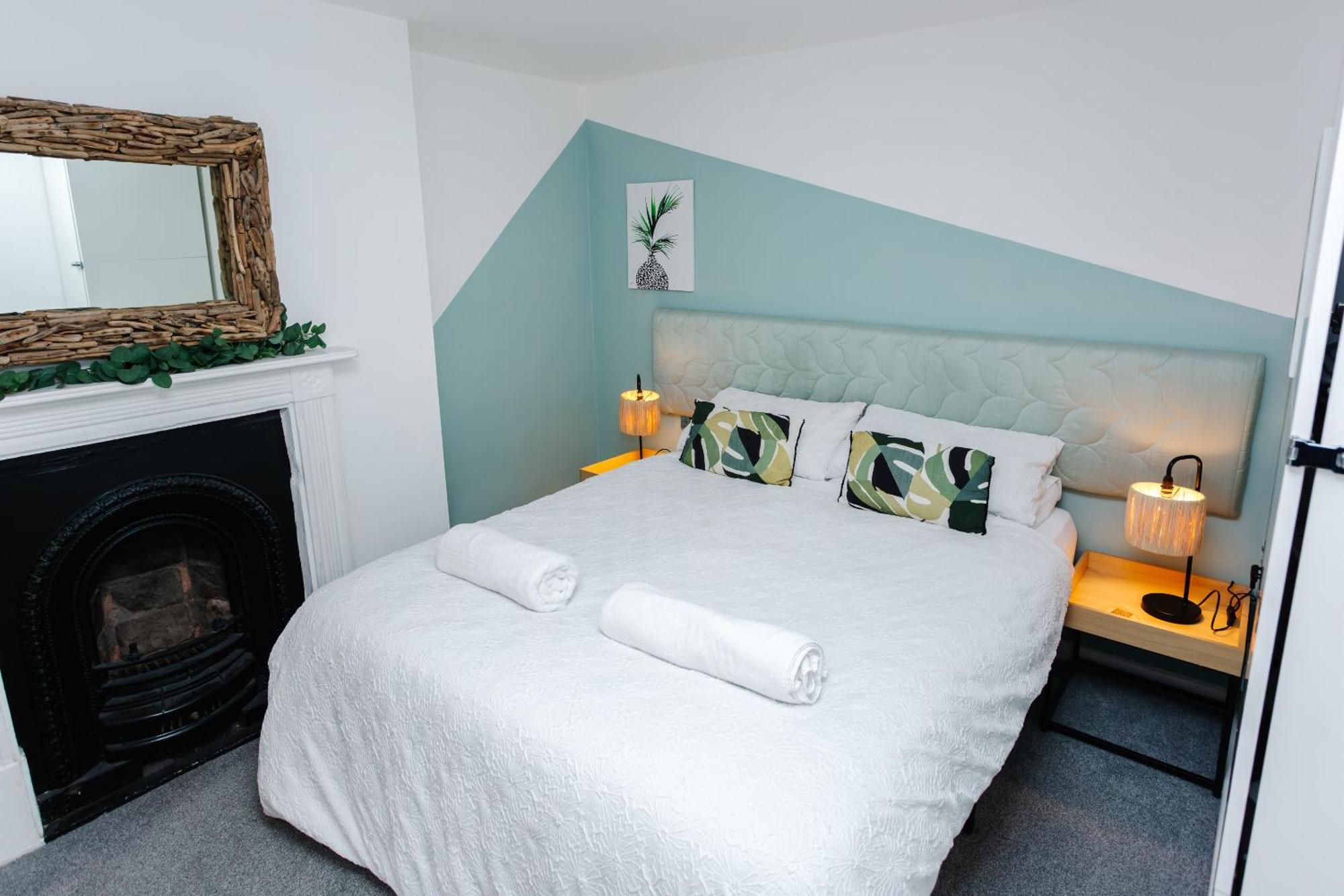 Town Centre Apartment With Hot Tub Cheltenham Exterior photo